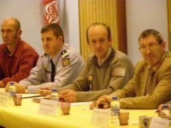 PIREY - 11/12/2009 - Assemblée Générale - Intervenants de GàD : Patrick MICHEL, Commandant YERNAUX, Emmanuel RENAUD, GabrielBONNEFOY